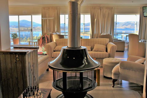 Panorama Jindabyne - C Tourism 6