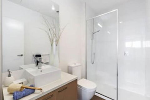 Modern Inner West Stay - C Tourism 2
