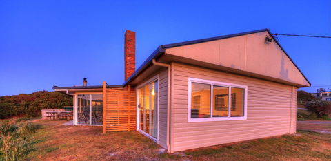 Arthur River Spa Cottage - C Tourism 6