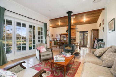 Taradale House Estate - C Tourism 0