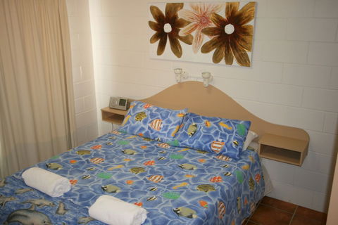 Lake Edge Holiday Units - C Tourism 2