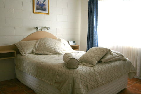 Lake Edge Holiday Units - C Tourism 5