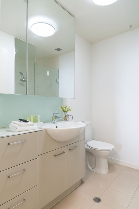 AKOM AT Docklands - C Tourism 6