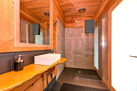 Bruny Island Lodge - C Tourism 4