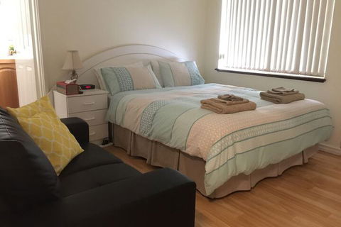 The Royal Dolphin B&B In Safety Bay - C Tourism 5