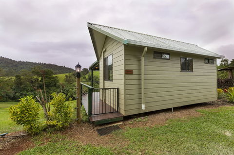 Mena Creek Flower House - C Tourism 0