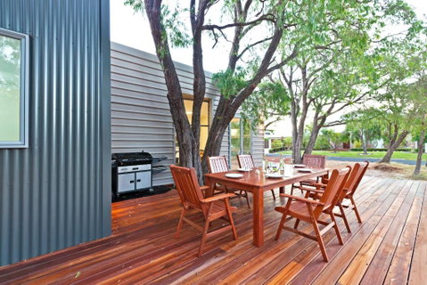 Whatmans Beach House - C Tourism 4