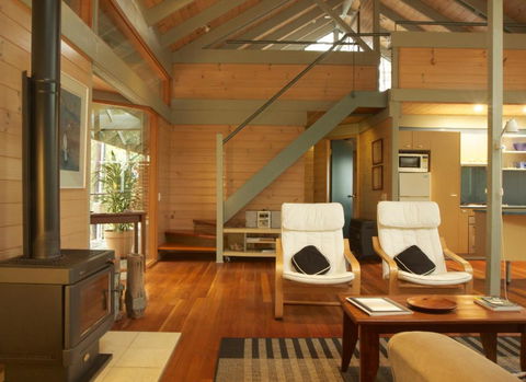 Bombah Point Eco Cottages - C Tourism 2