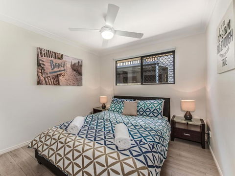 Coolum Waves Pet Friendly Holiday House - C Tourism 1