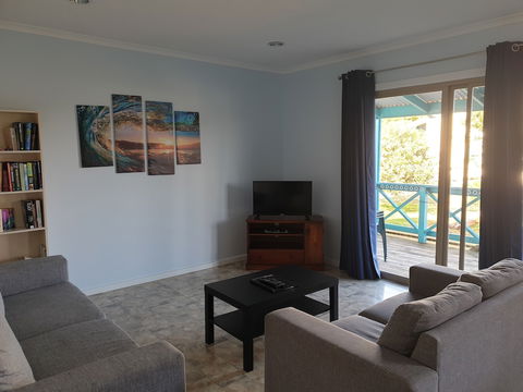 Marion Bay Holiday Villas - C Tourism 2