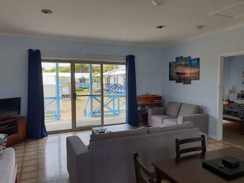 Marion Bay Holiday Villas - C Tourism 1