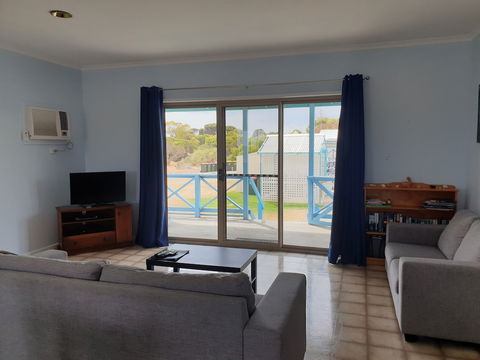 Marion Bay Holiday Villas - C Tourism 6