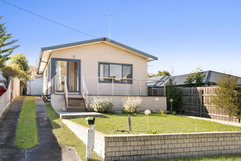 The Bud House - C Tourism 2