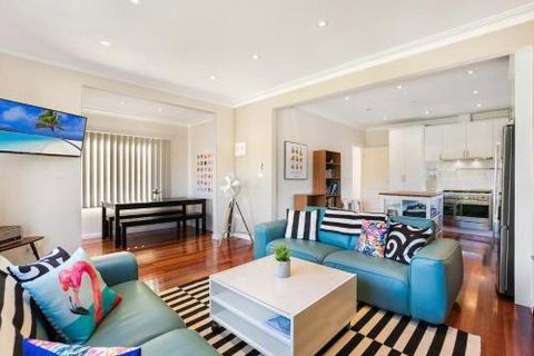 The Bud House - C Tourism 6