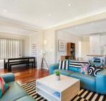 The Bud House - C Tourism