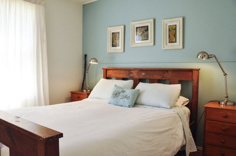 FALMOUTH Seadrift Cottage - C Tourism 5