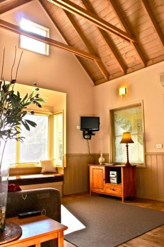 Autumn Leaf Cottage 1 - C Tourism 5