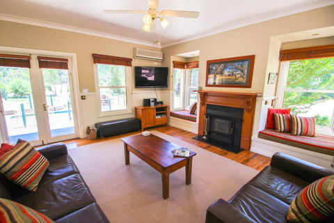 Mill Cottage - C Tourism 1