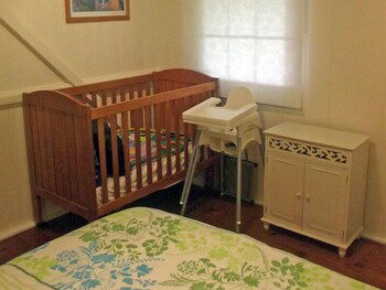 Montville Holiday House - C Tourism 3