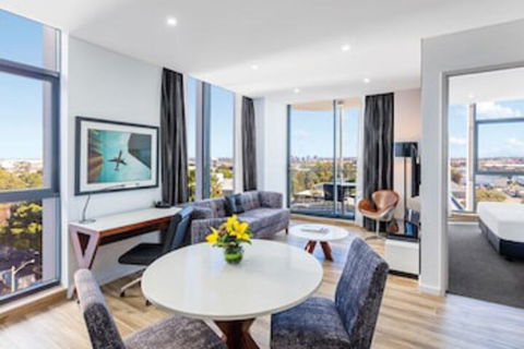 Meriton Suites Mascot Central - C Tourism 0