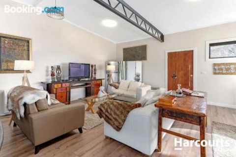 The WeareHouse In Deloraine - C Tourism 3