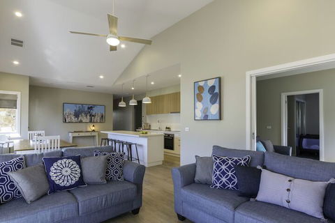 Winter Home - Our Place At Bright - C Tourism 5