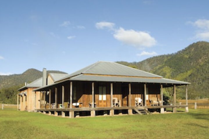  C Tourism