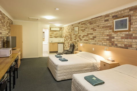 D'Aguilar Hotel Motel - C Tourism 5