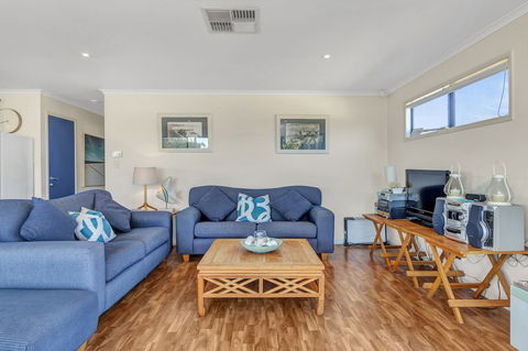Zephyr Shores - C Tourism 6