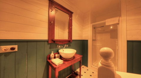 Grace's Spa Cottage - C Tourism 5
