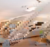 Gold Coast Waterfront Paradise - C Tourism