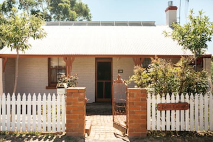 Quarry Hill VIC C Tourism