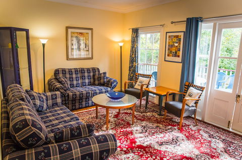 Whispering Pines Cottages - C Tourism 1