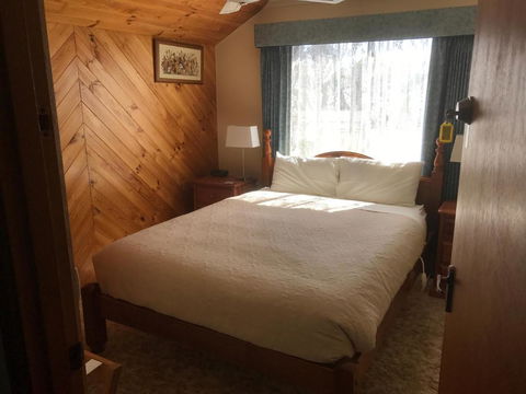 Lakeside Chalet & Studio - C Tourism 6