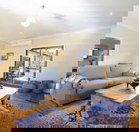 Gumview Cottage - C Tourism