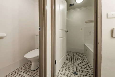 Bay Parklands Unit 44 / 2 Gowrie Avenue - C Tourism 2