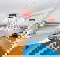 HENRIETTA Carlton Studio Apartment - C Tourism