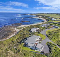 HEARNS BEACHSIDE VILLA 9 - C Tourism