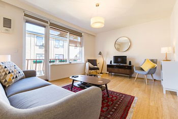 ROSIE, 2BDR St.Kilda Apartment - C Tourism 0