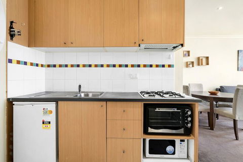 ELIZA, 2BDR Melbourne Apartment - C Tourism 5