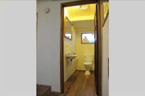 MONIKA, 1BDR Collingwood Apartment - C Tourism 7