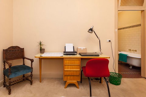 MADELINE, 1BDR Fitzroy Apartment - C Tourism 1