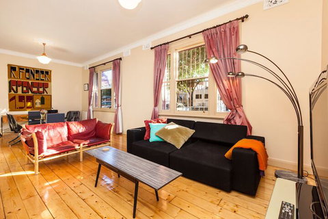 MADELINE, 1BDR Fitzroy Apartment - C Tourism 7