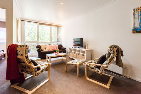 NAOMI, 2BDR South Melbourne Apartment - C Tourism 5