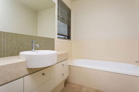 'Rolling Waves 2' On Ocean Drive - C Tourism 4