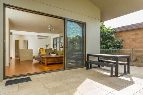 'Rolling Waves 2' On Ocean Drive - C Tourism 5