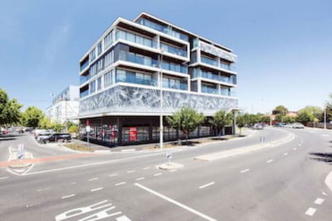 Spacious Urban Oasis In Central Location - C Tourism 0