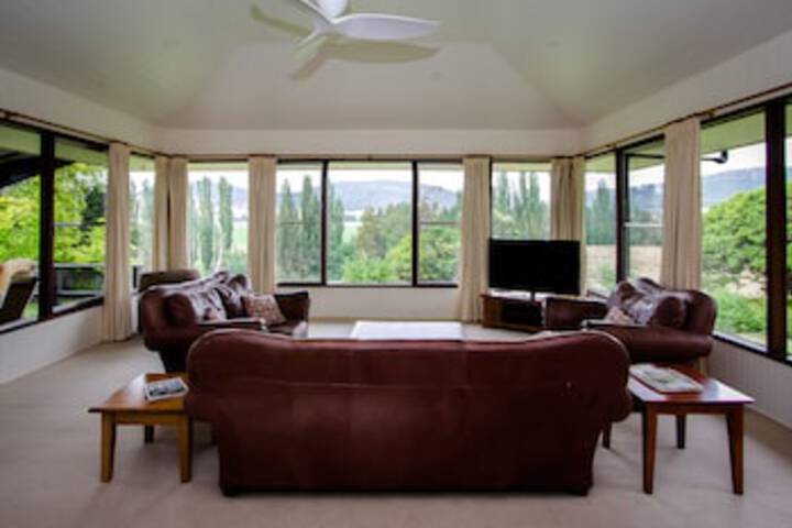 Burrundulla NSW C Tourism