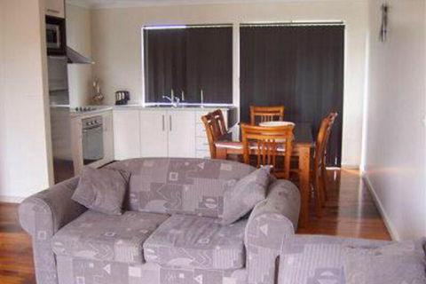 Glenaire Apartments At Meredith - C Tourism 0