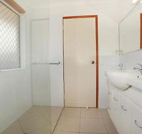 2 Eastern Court Mount Coolum 400 DOLLAR BOND Pet Friendly LINEN INCLUDED - C Tourism